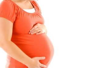 Mezi jednoznačné příznaky těhotenství patří třeba to, že po početí dítěte neklesá bazální teplota, ale zůstává zvýšena